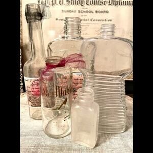 GROUP OF 5 ANTIQUE BOTTLES FLORAL VICTORIAN STYLE COLLECTIBLE.
